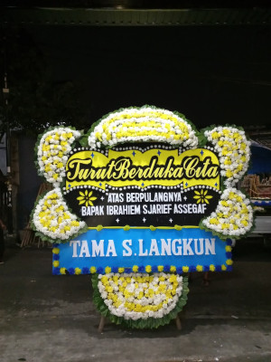 Papan Bunga Duka di Namo Gajah